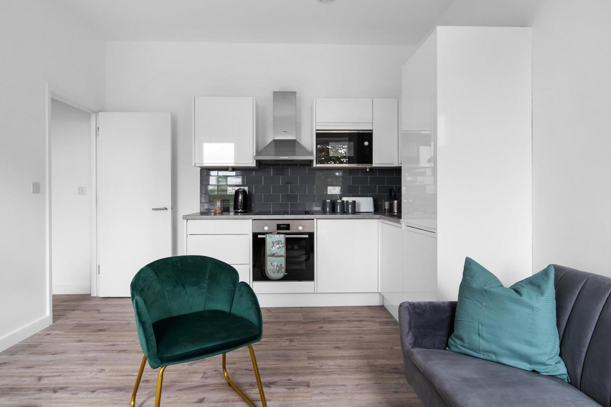 Livestay-Modern Apartments Building In Aylesbury Aylesbury  Exterior photo