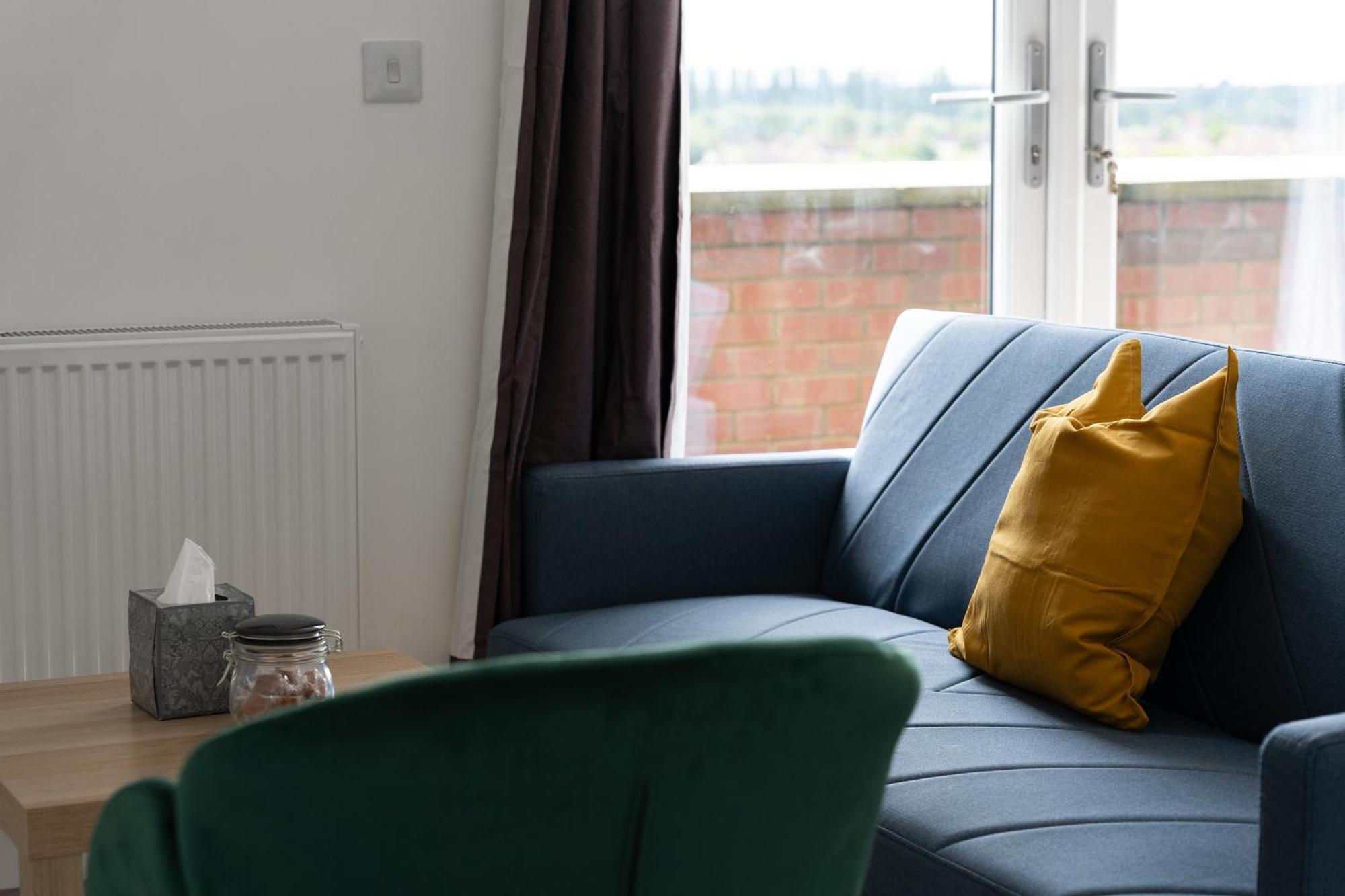 Livestay-Modern Apartments Building In Aylesbury Aylesbury  Exterior photo