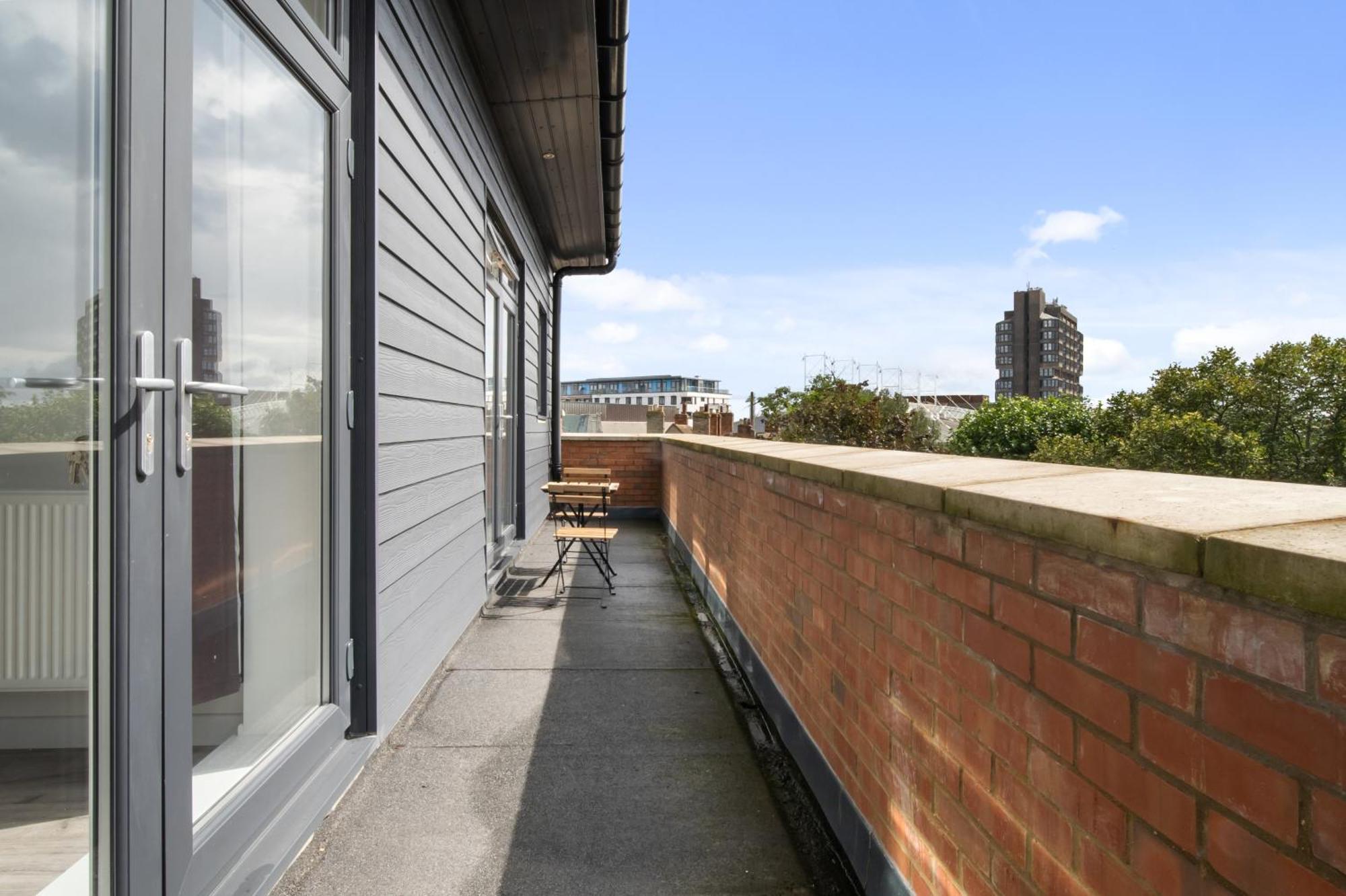 Livestay-Modern Apartments Building In Aylesbury Aylesbury  Exterior photo